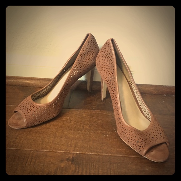 Tory Burch Shoes - TORY Burch Open Toe Pumps - Size 9
